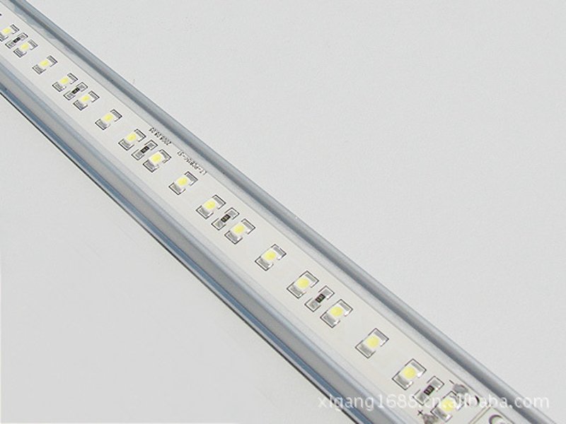 LED 软灯条：光与艺术的完美融合
